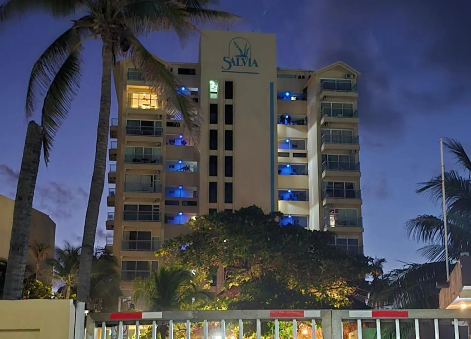 Espectacular Beach & Laguna View Cancun At Salvia Condominiums